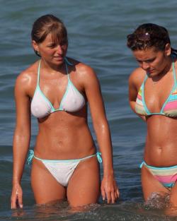 Beach bikini cameltoe 4 (amateur)  23/30