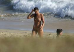 Nudist at the beach 48/58