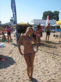 Topless girls and sand (romanian beaches) 001 33/168