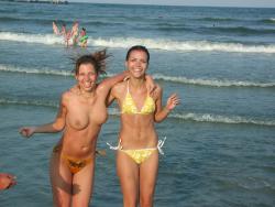 Topless girls and sand (romanian beaches) 001 119/168
