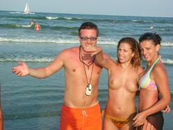 Topless girls and sand (romanian beaches) 001 121/168