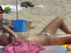 Topless girls and sand (romanian beaches) 001 167/168