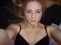Dirty blonde teen bares all  29/44