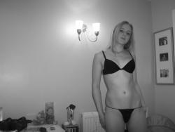 Dirty blonde teen bares all  32/44