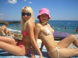 Nice girls on the beach no.01 11/20