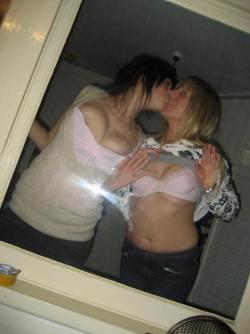Amateur lesbian kisses 01 13/43