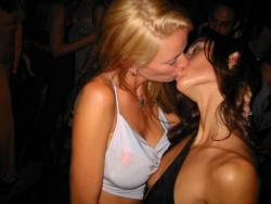 Amateur lesbian kisses 03 14/143