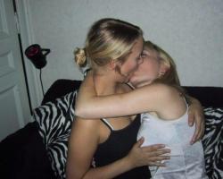 Amateur lesbian kisses 03 92/143