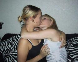 Amateur lesbian kisses 03 93/143