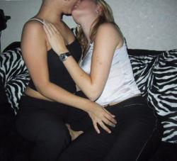 Amateur lesbian kisses 03 95/143