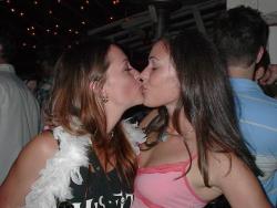 Amateur lesbian kisses 03 100/143