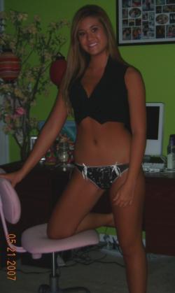 Tanned teen 3/41