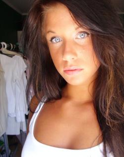 Amateur sweet teen(64 pics)