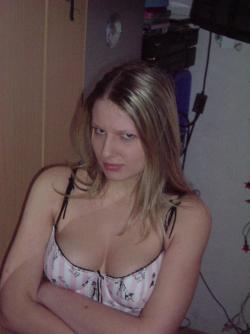 Amateur nice blonde 64/90