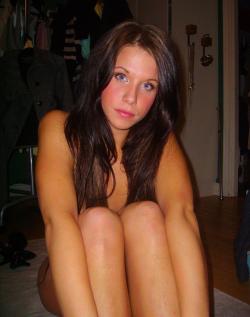 Amateur sweet teen 42/64