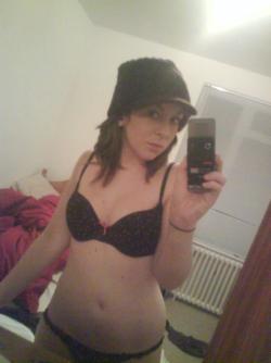 Chubby brunette sexting 14/18