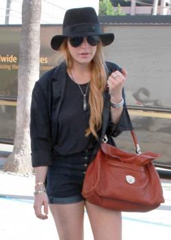 Lindsay lohan braless  38/65