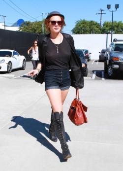 Lindsay lohan braless  50/65