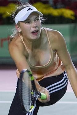 Caroline wozniacki  52/135