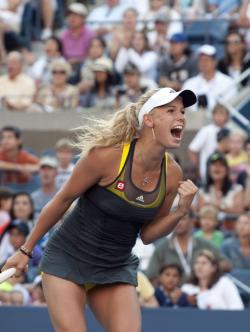 Caroline wozniacki  81/135