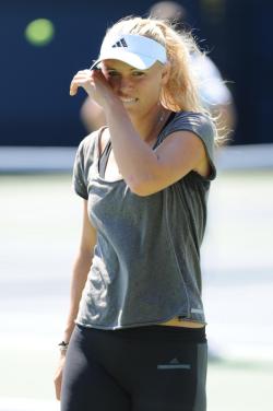 Caroline wozniacki  112/135