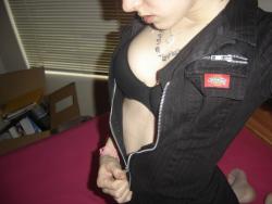 Goth hottie stripping and spreading 7/34