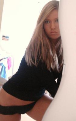 Sexy blonde teen selfshot  52/129