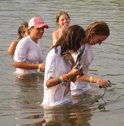 Funny girls on lake in wet shirts 17/33