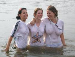 Funny girls on lake in wet shirts 21/33