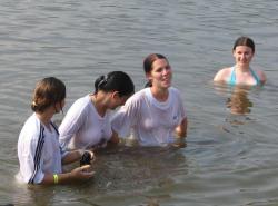 Funny girls on lake in wet shirts 22/33