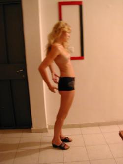 Blonde amateur posing  23/35