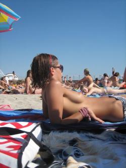 At the beach nudsim  32/49