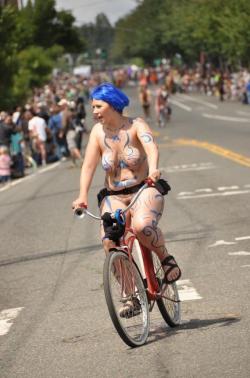 Sexy naked girl on public  5/20