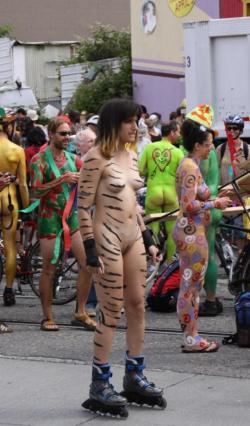 Sexy naked girl on public  7/20