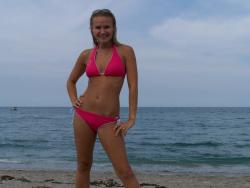 Private pics of a blonde slut girl 16/50