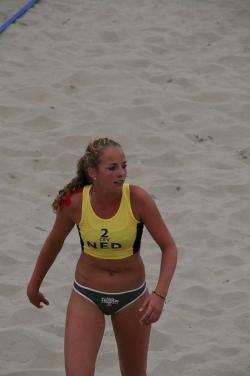 Voyeur - beach volleyball no. 1  10/47