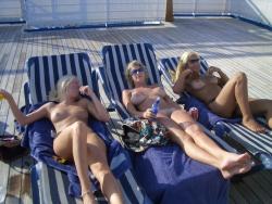 Nude girls on the boat 97/98