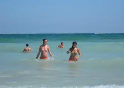 Nice topless on the beach 10/46
