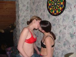 Nice amateur lesbians 12/39