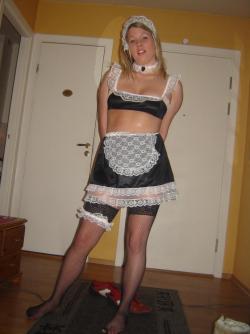 Norwegian girl posing as maid 31/36