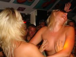 Pikotop - hot naked girls at party 2/197