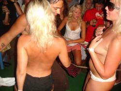 Pikotop - hot naked girls at party 9/197