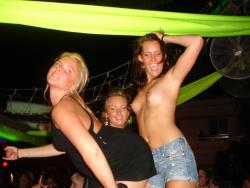 Pikotop - hot naked girls at party 100/197