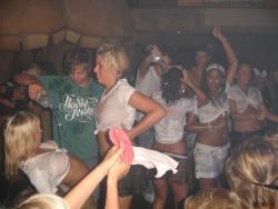Pikotop - hot naked girls at party 135/197