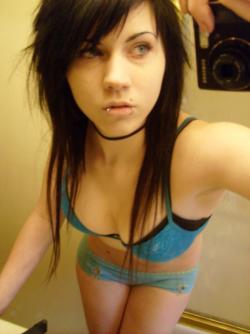 Emo girl selfshots 41/62