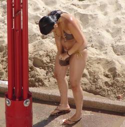 Beach shower - (intimate cunt rubbing) (9 pics)