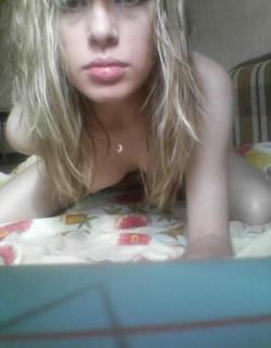 Russian blonde cutie mobile phone selfshot 3/12