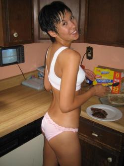 Naked asian wife 6/470