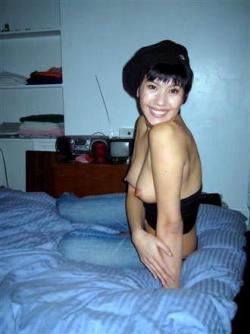 Naked asian wife 329/470
