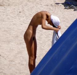 Hot romanian girl naked at the beach 13/17
